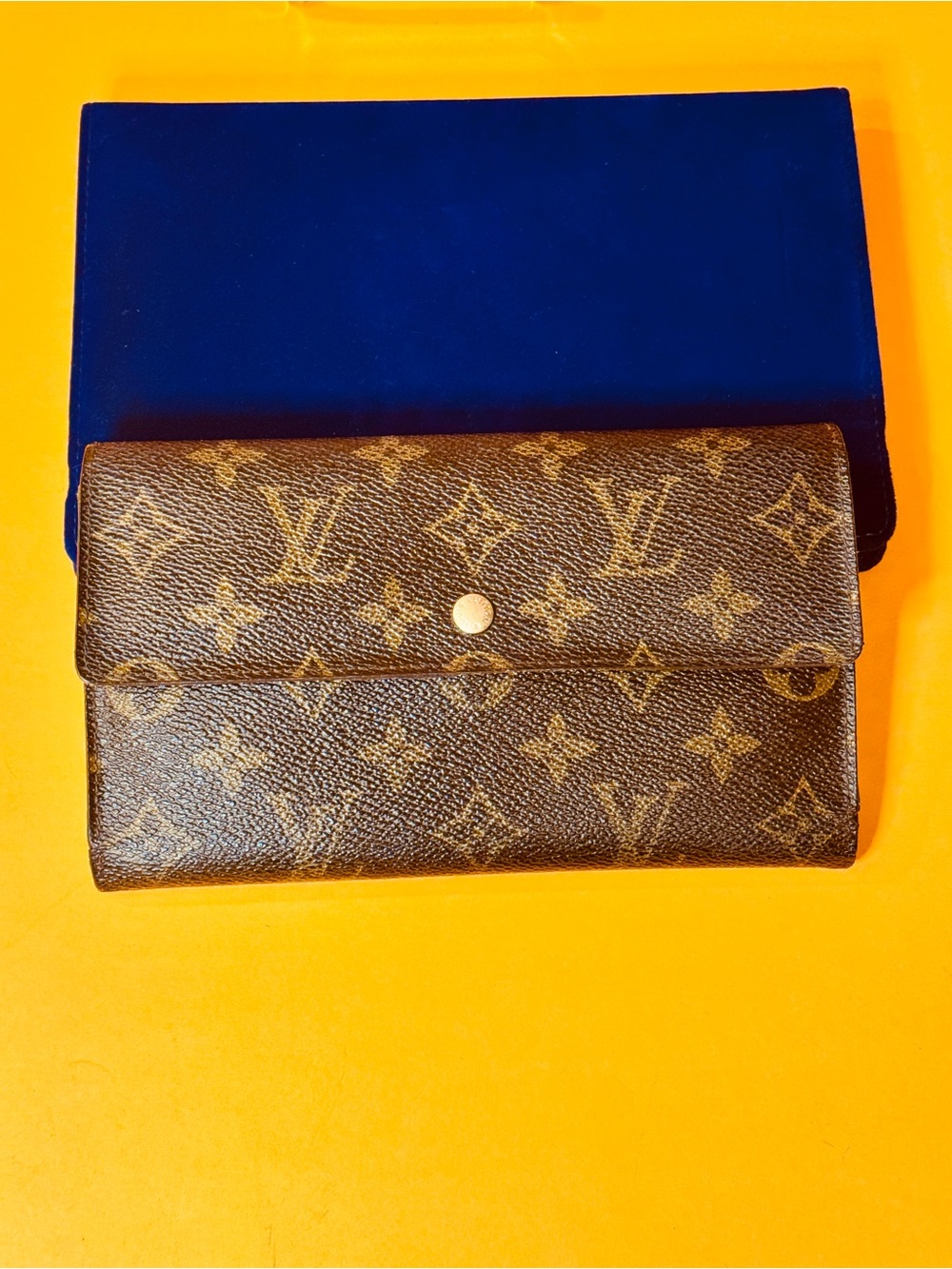 Louis Vuitton Monogram Brown trifold Wallet with Chain - Picture 11 of 15